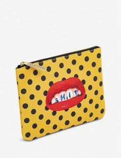 Seletti Wears Toiletpaper Sh*t-print Faux-leather Case 21cm X 15cm 6 Seletti Wears Toiletpaper Sh*t-print Faux-leather Case 21cm X 15cm -SELETTI Cheap Deals unnamed file 38